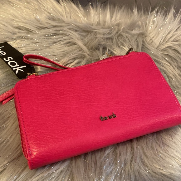BNWT THE SAK IRIS Pink Cherries Wristlet Crossbody Wallet - Picture 9 of 11